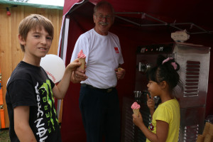 Rotes SPD-Eis war der Hit beim Bürgerfest am Samstag