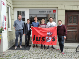 Neugewählter Vorstand mit Gästen - Philipp Heimerl (Jusos FFB), OB Florian Hartmann, Sören Schneider, Anja Güll, Riccardo Righini, Josef Parzinger (Jusos Oberbayern).