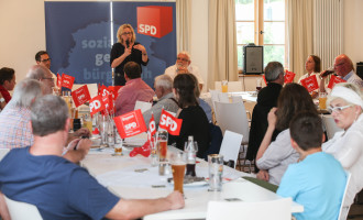 Natascha Kohnen beim Parteitag mit einer Grundsatzrede zum Leitantrag der BayernSPD